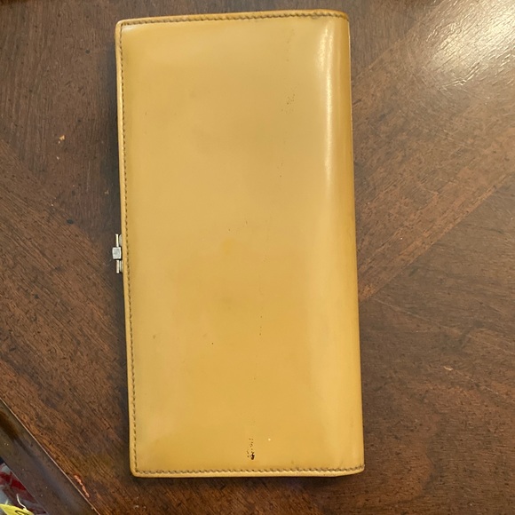 Gucci Vintage long wallet in camel leather  with silver-tone "G-clasp" closure. - Picture 3 of 9